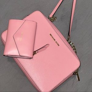 Michael Kors Leather Crossbody purse & wallet set